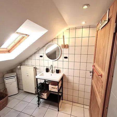 Chagall - Helles Und Gemuetliches In Uninaehe